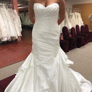 Wedding dress BRAND NEW